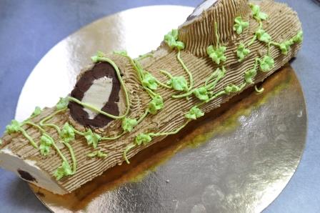 étape 14 Décor si tu peux comme sur la photos - faire des tiges et des feuilles